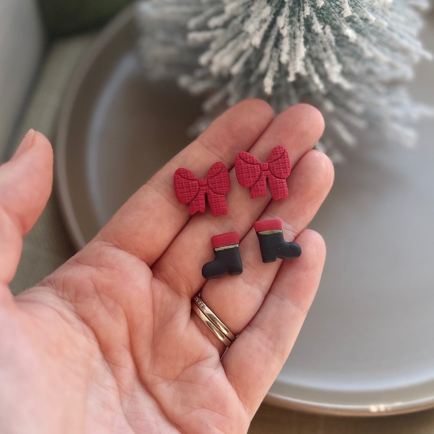 Mr. & Mrs. Claus Stud Pack