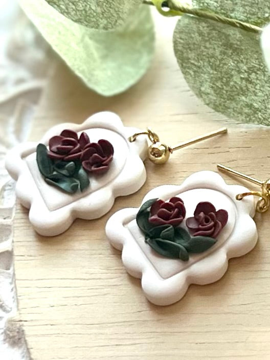 Scallop Arch Rose Dangles in White