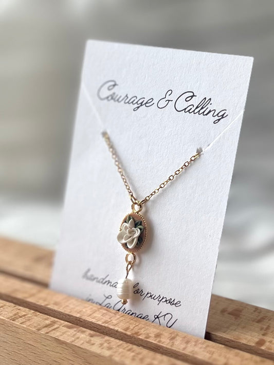 Gold Mini Oval Summer Essentials Necklace in Pearl (Copy)