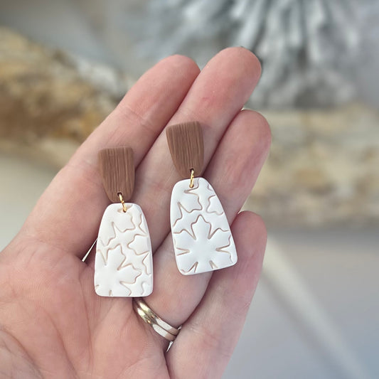 Norah Dangles in Snowflake