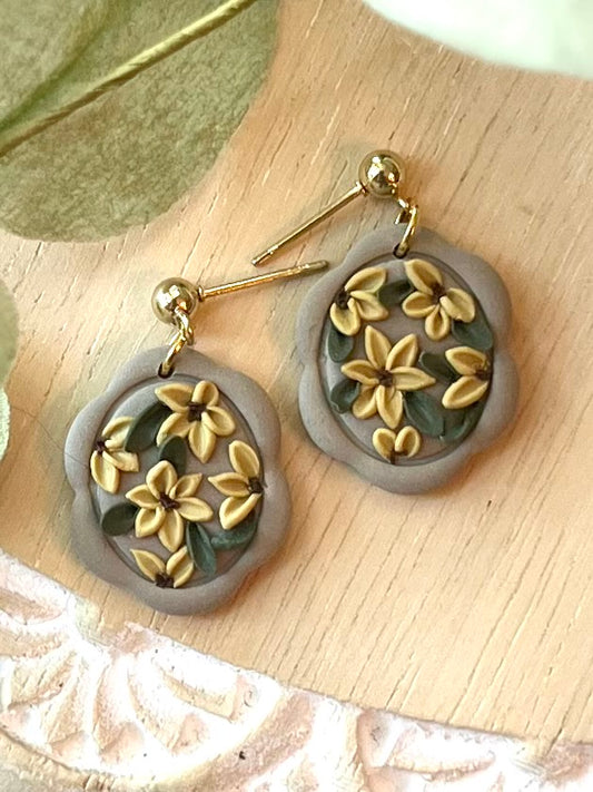 Scallop Oval 1 in Sunflower Pattern