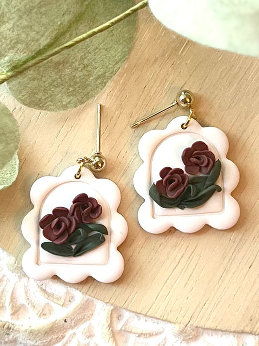 Scallop Arch Rose Dangles in White