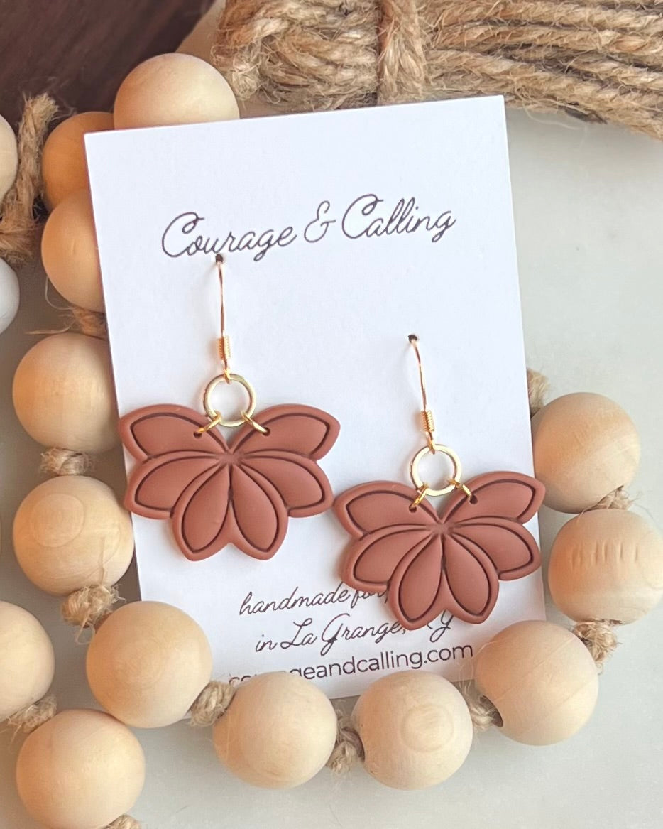 Vera Dangles in Caramel