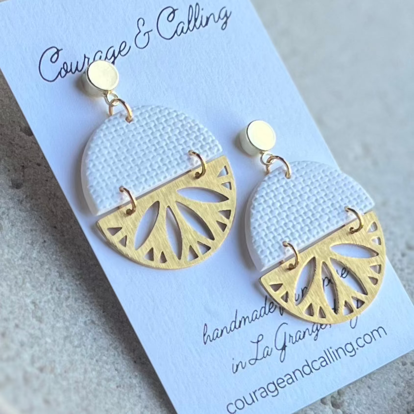 Isabel Dangles