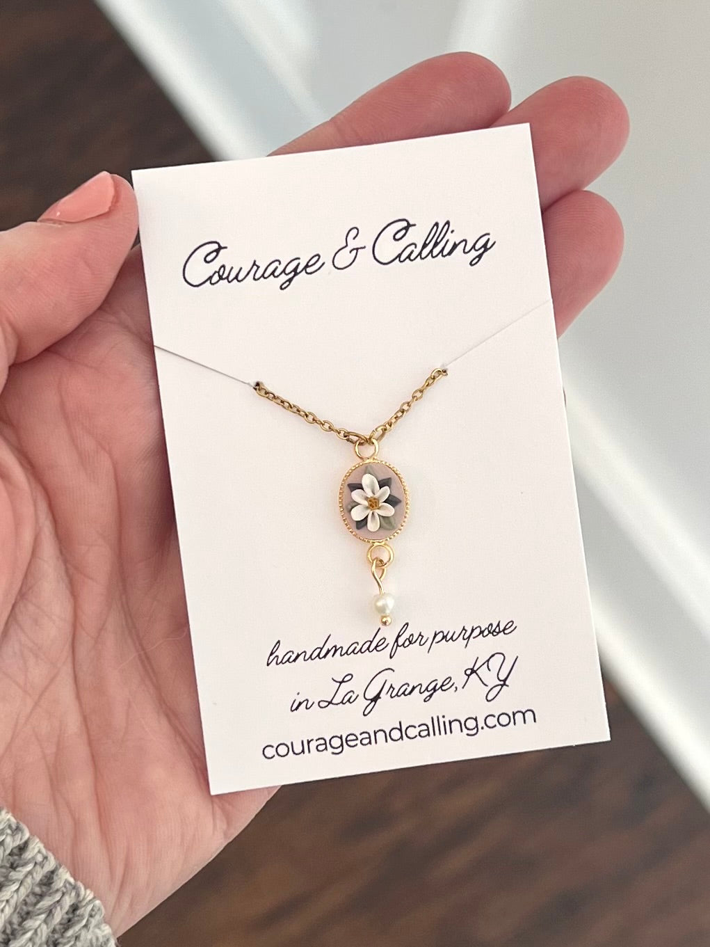 Gold Mini Oval Botanical Frame Necklace in Pearl