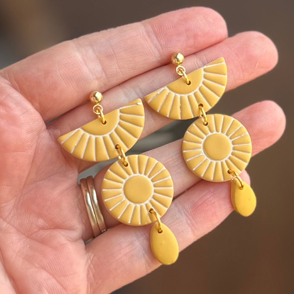 Liana Dangles