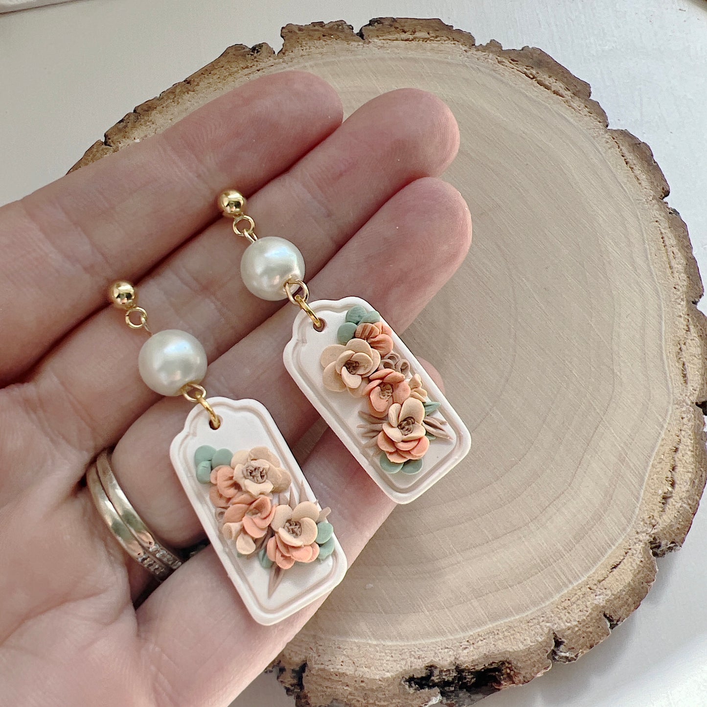 Charlotte Dangles