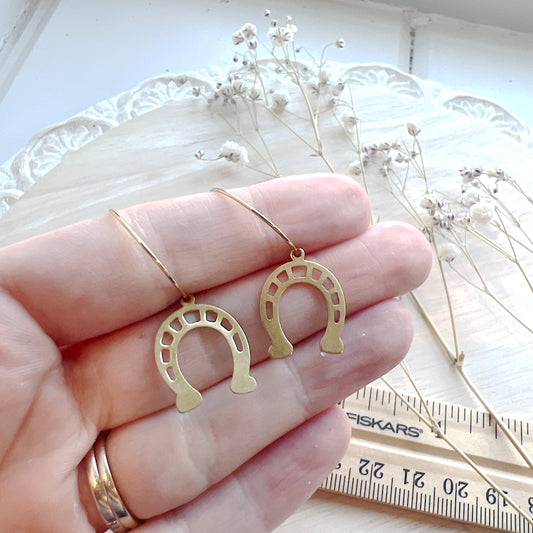 Derby Horseshoe Hoops