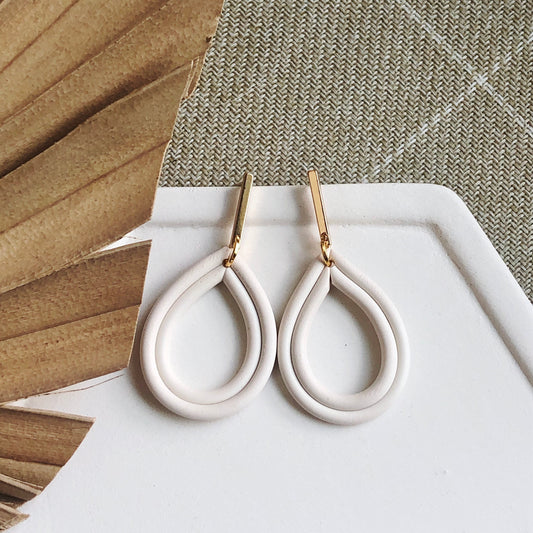 Piped Teardrop Dangles in Cream