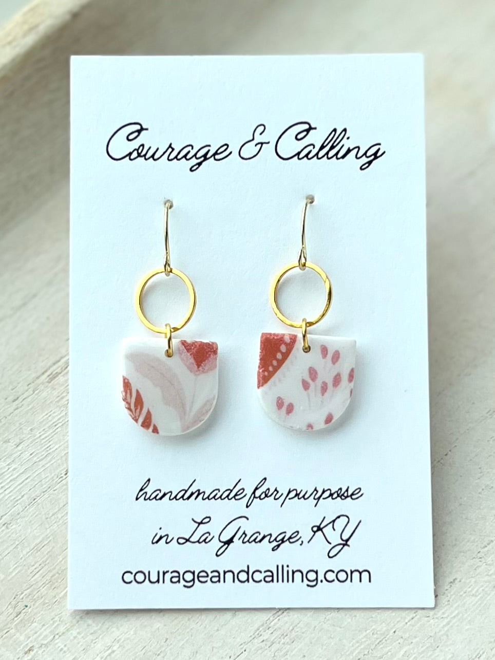 Della Dangles in Orangy Pink Floral Transfer