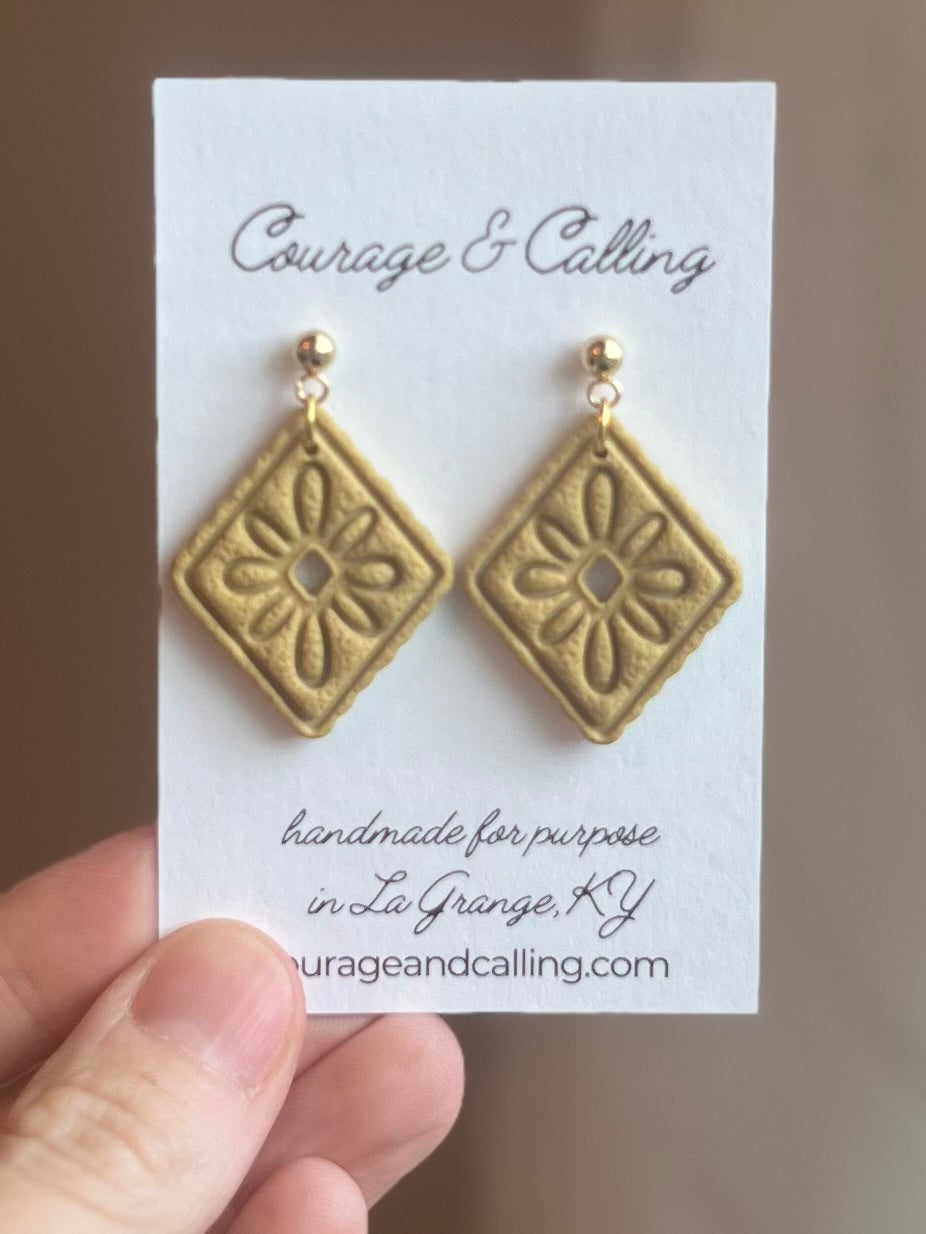 Candace Dangles