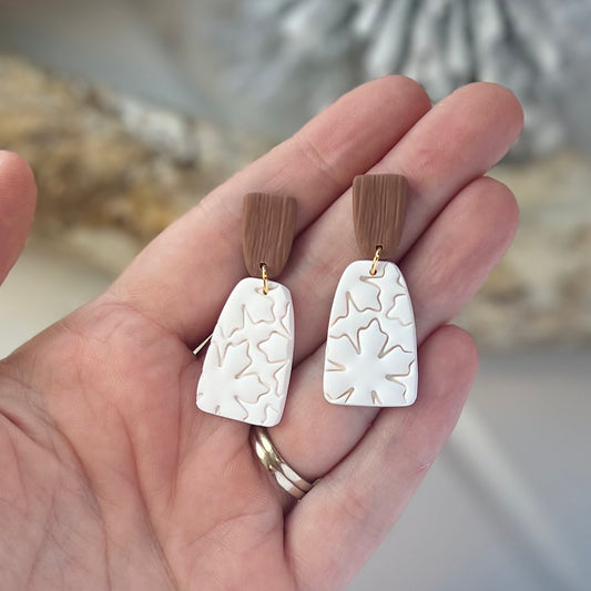 Norah Dangles in Snowflake
