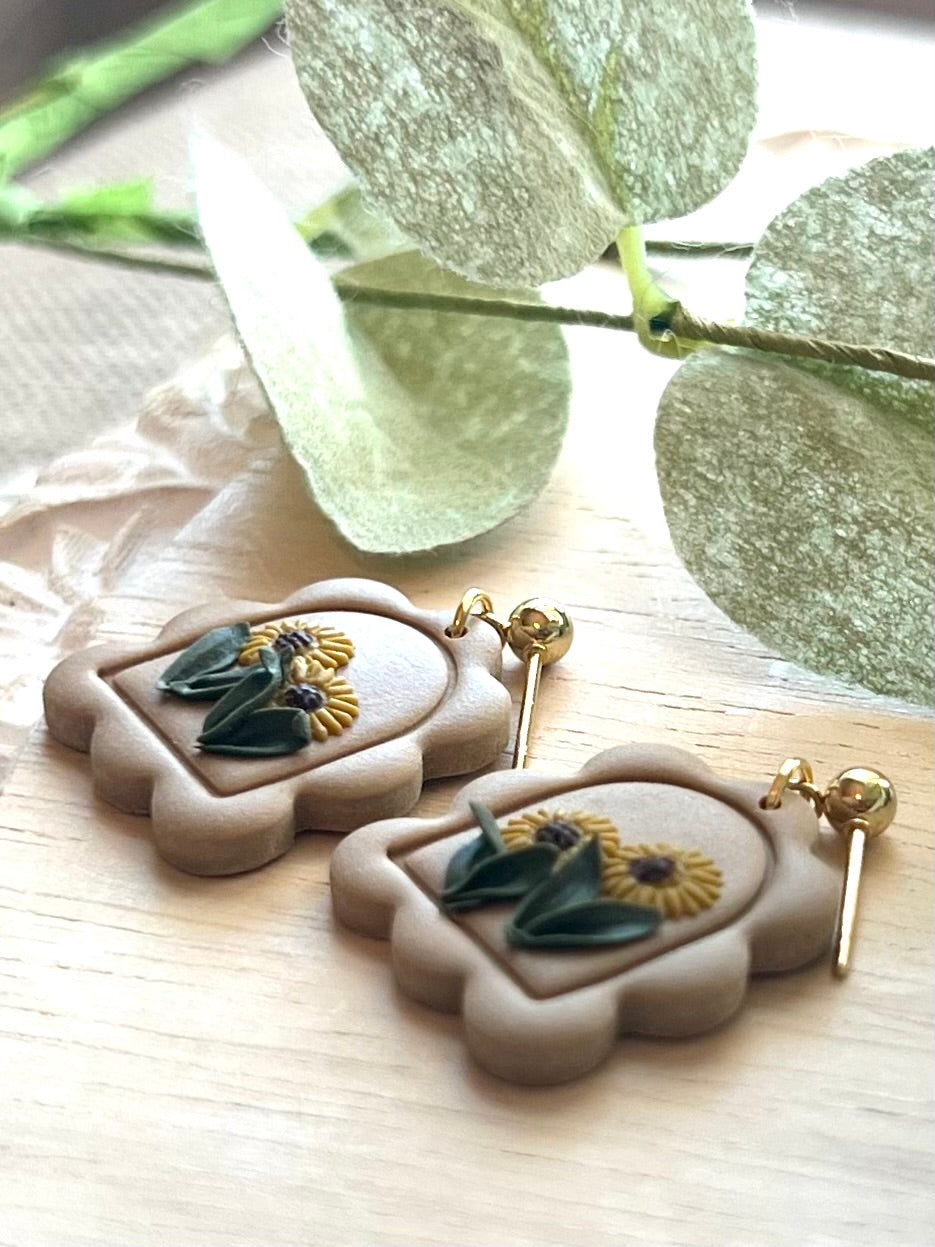 Scallop Arch Sunflower Dangles in Ginger