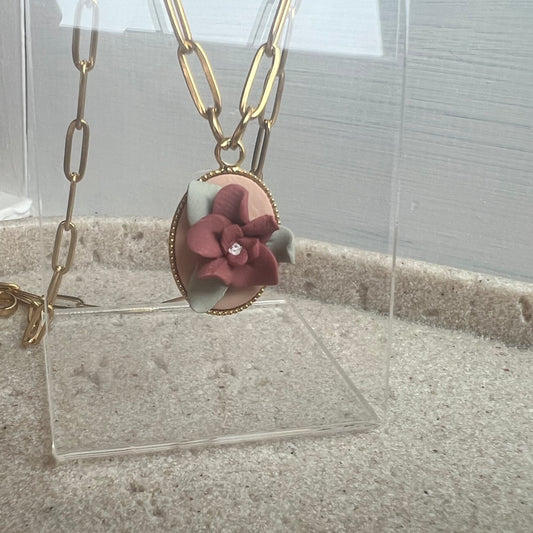 Azalea Frame Necklace