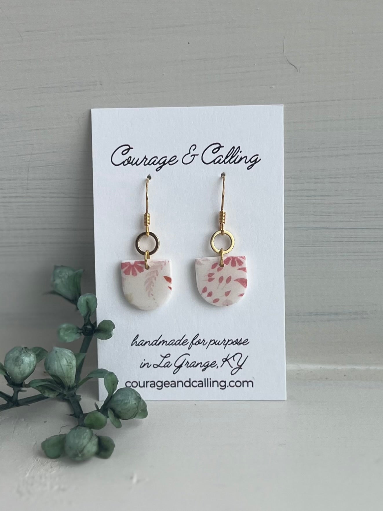 Della Dangles in Orangy Pink Floral Transfer