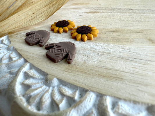 Sunflower & Sweater Stud Pack