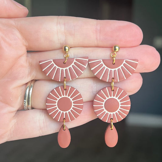 Liana Dangles