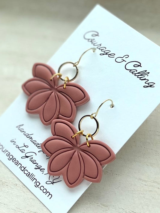 Vera Dangles in Mauve