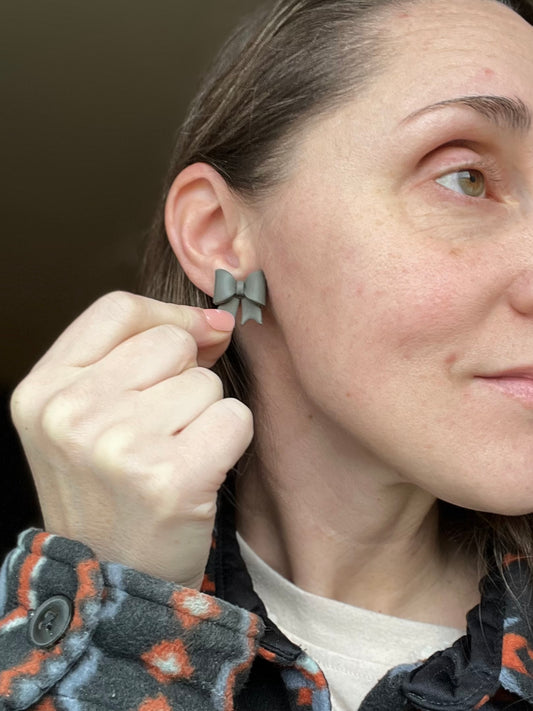 Medium Ribbon Bow Studs in Stormy Teal