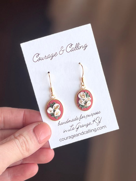 Oval Frame Calla Lillies