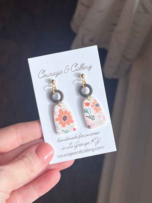 Mini Norah Dangles in Groovy Floral