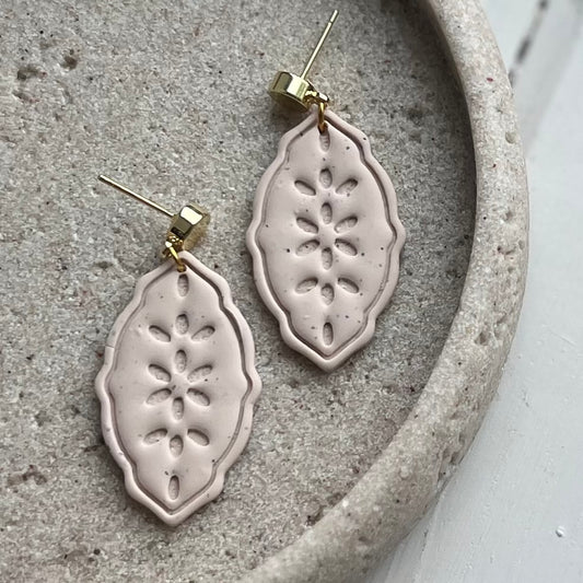 Ophelia Dangles